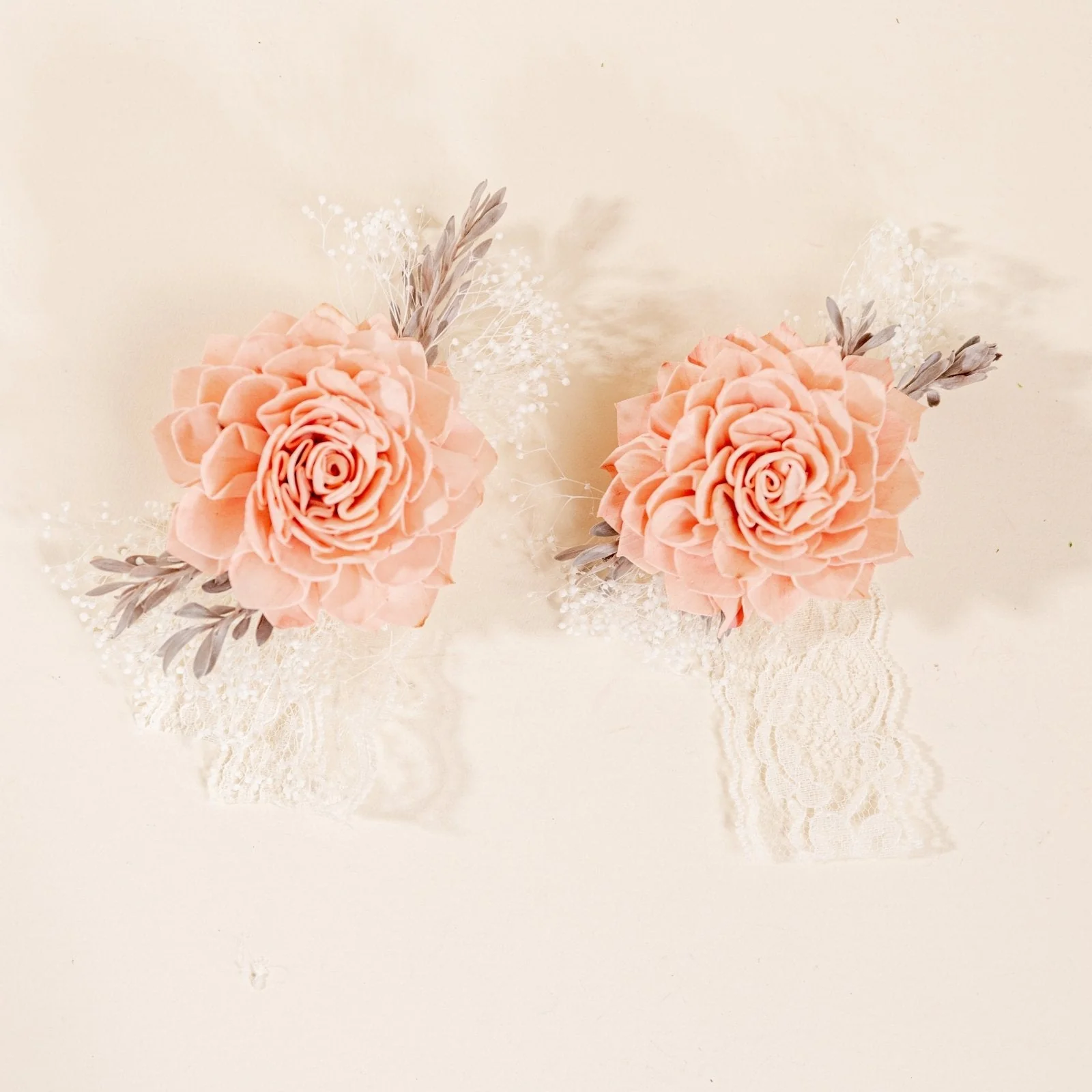Bashful Beauty Mother's Corsage (Set of 2)