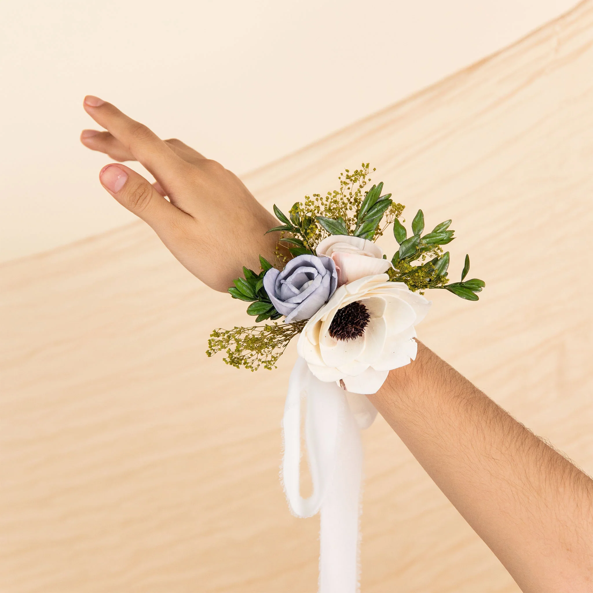 Luxe Bloom Simple Corsage*
