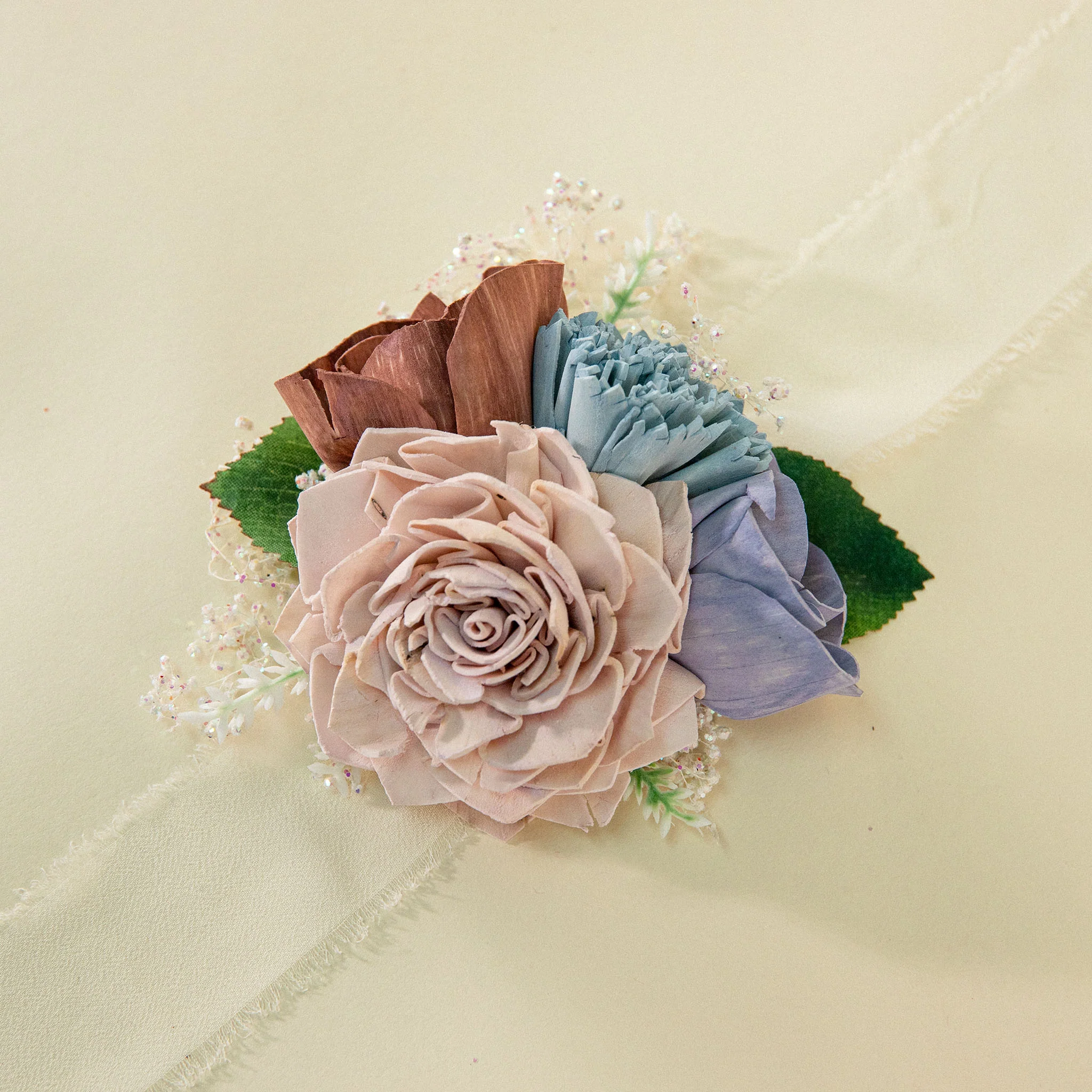 Luxe Daisy Simple Corsage* - Image 2